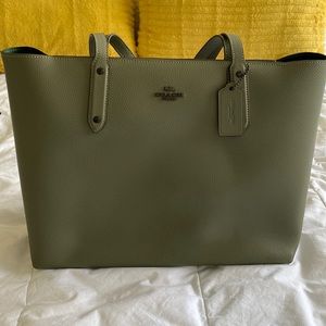 LIKE NEW - Coach Tote